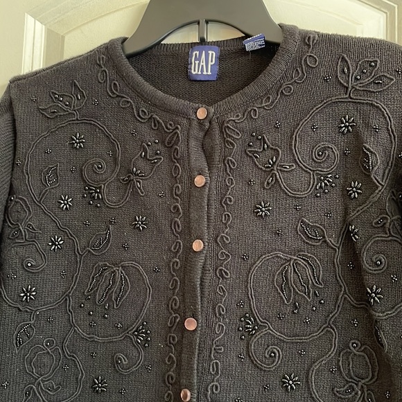 ⏳♻️GAP Black Beaded Floral Detail Sweater Shirt Button Outerwear Jacket size S - Picture 11 of 15